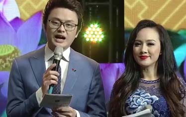 Bệnh viện Đại học Y Dược TPHCM vinh dự được trao tặng Phiên bản thư của Chủ tịch Hồ Chí Minh gửi hội nghị cán bộ y tế đầu năm 1955